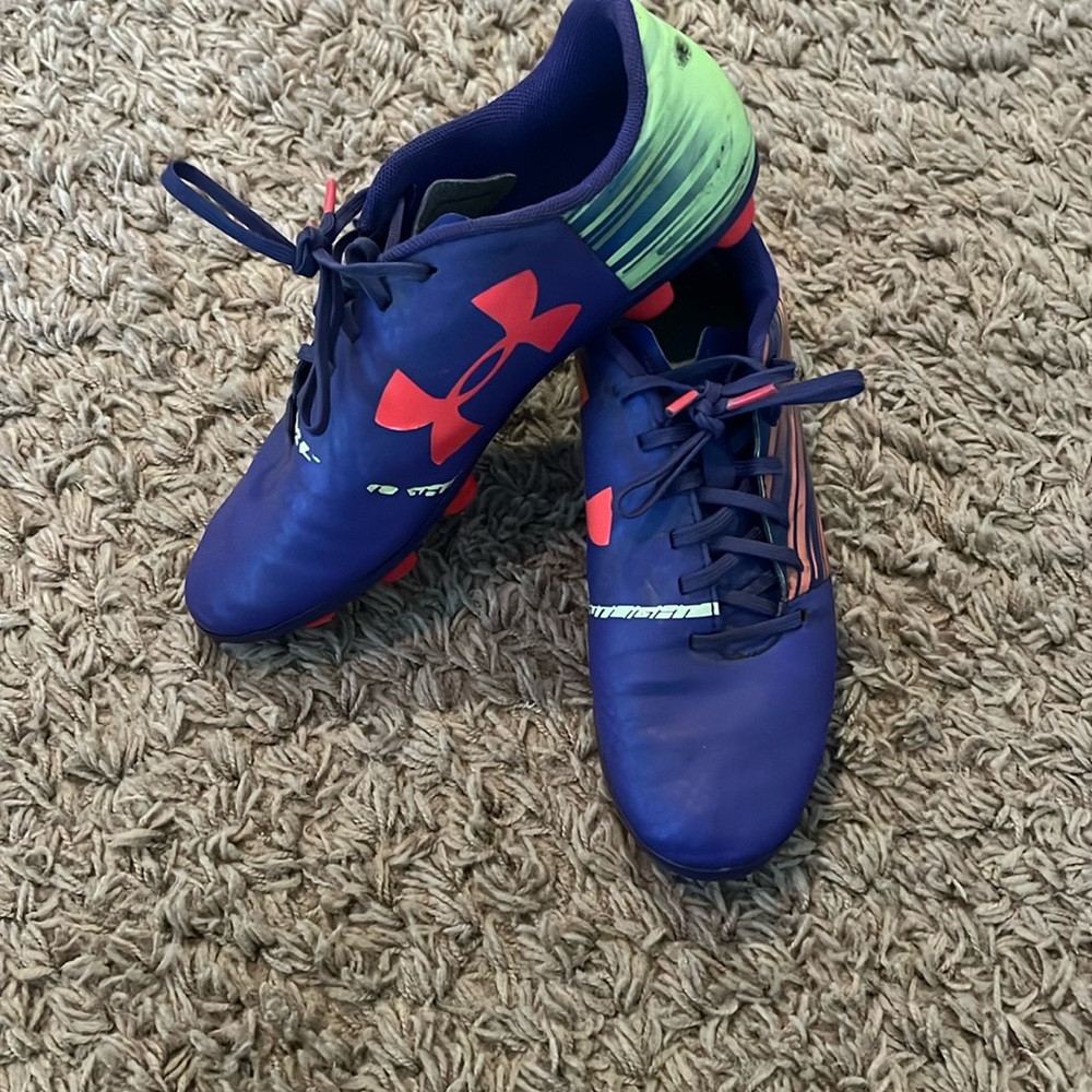 Youth size 5 under armor soccer cleats